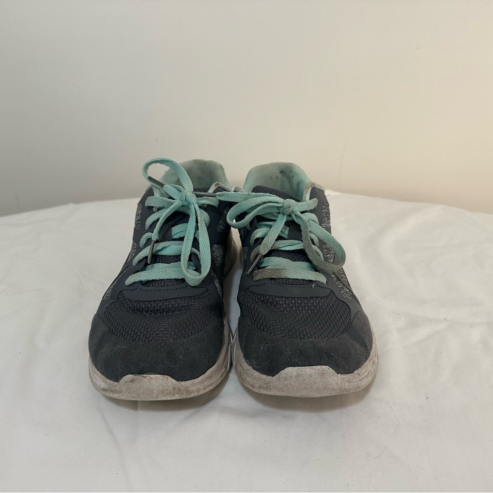Shoes (Sneakers) - Size 7